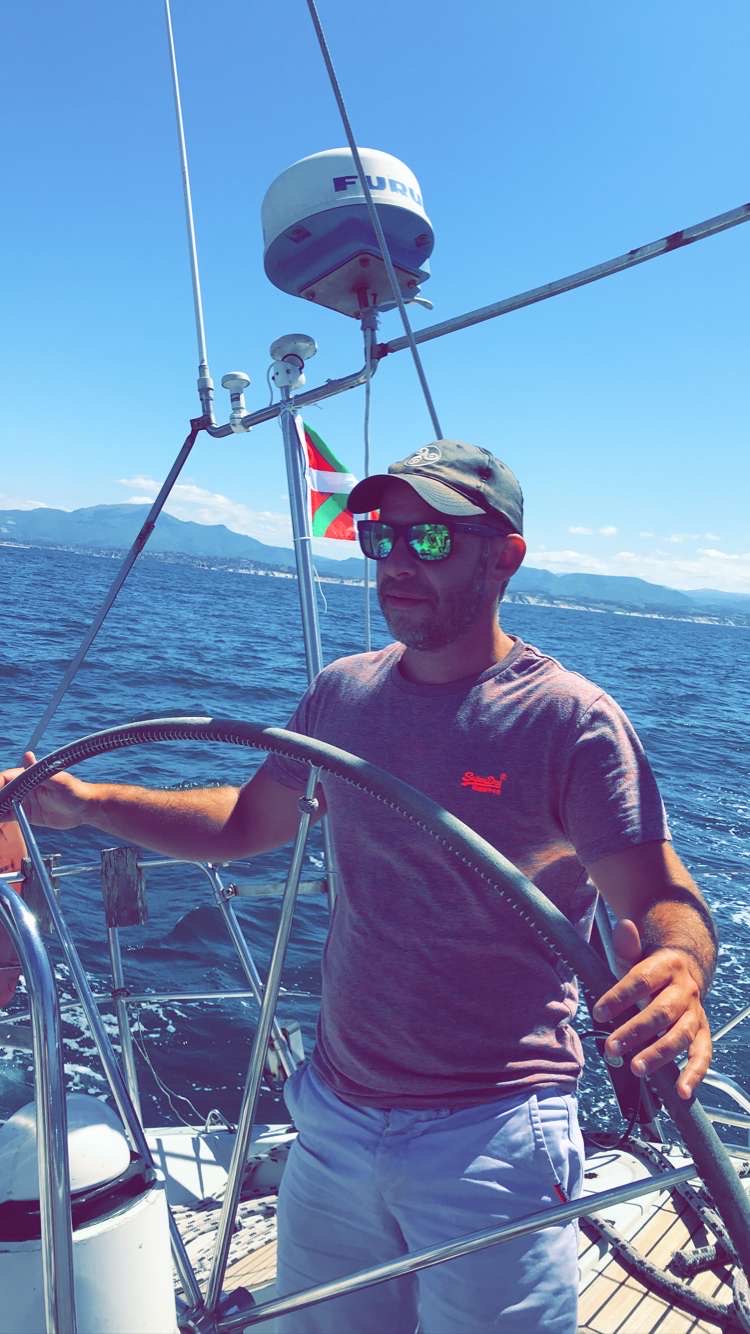 Jérôme, skipper professionnel excursion bateau Biarritz